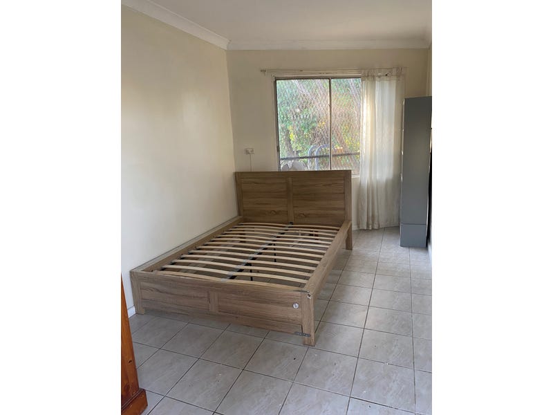 A classic One Bedroom Granny for Rent in Campsie