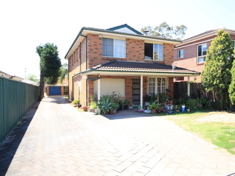 Centrally Located, Sun Drenched 4 Bedroom Family Home