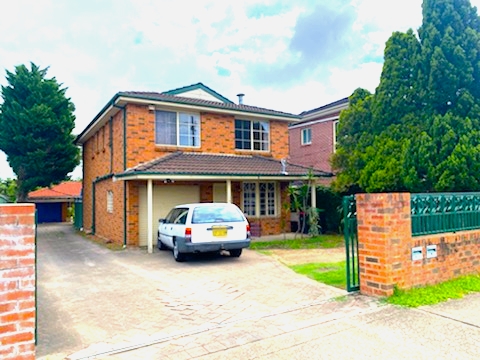 MASSIVE FOUR BEDROOM HOUSE