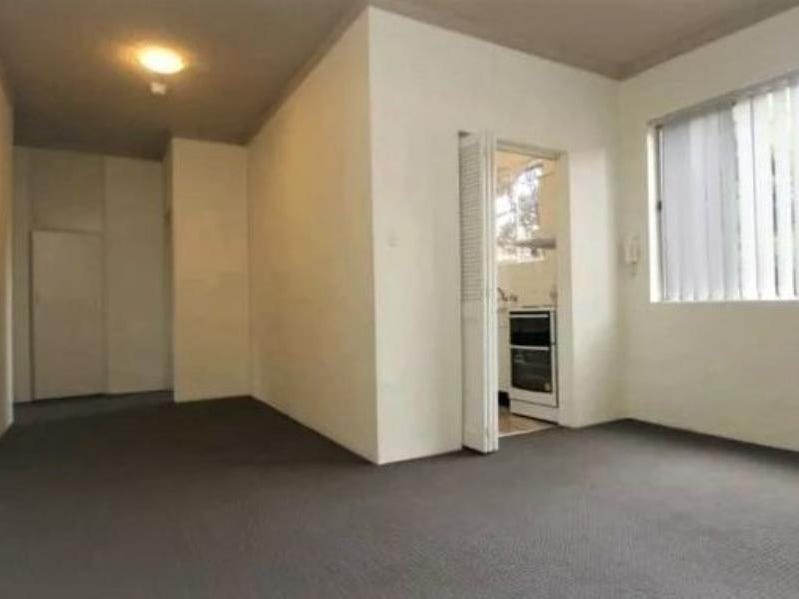 2 Bedroom unit!!! PRIVATE INSPECTION WELCOME!!!