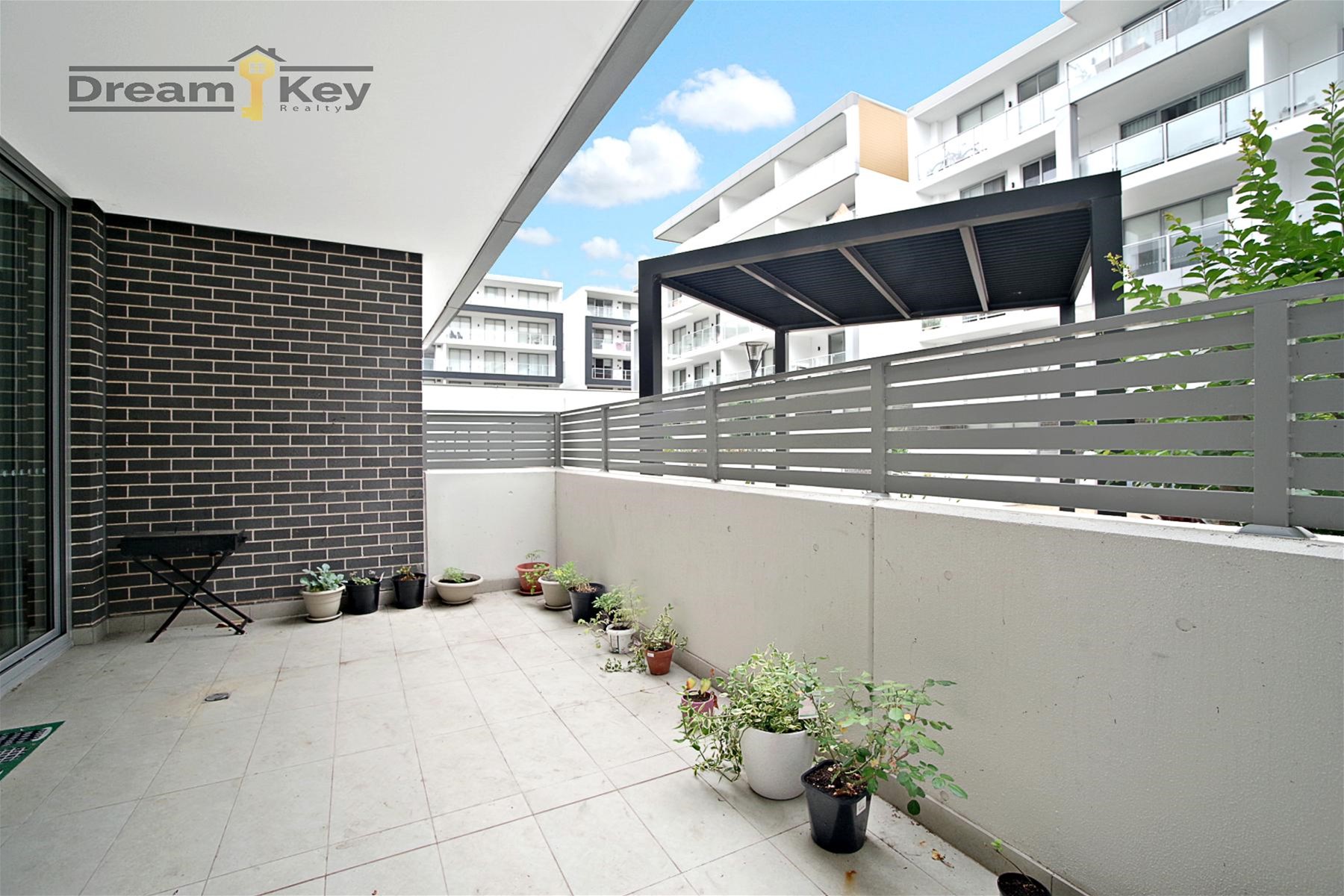 Modern Two Bedroom Apartment, MUST BE SOLD!!!