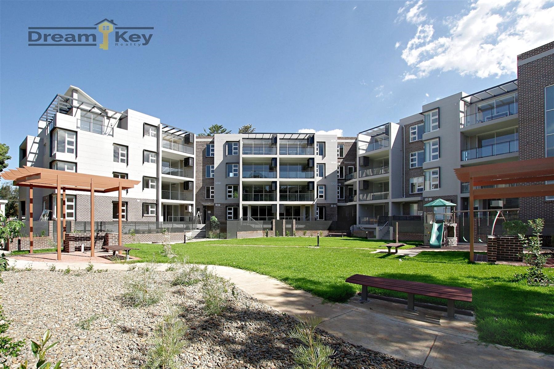 Stylish Living Near Beach & Train Station in Rockdale