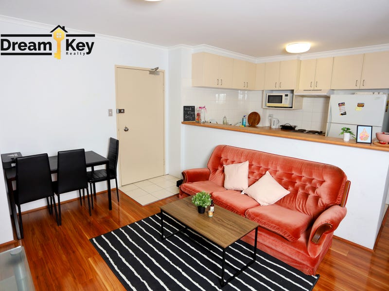Astonishing Apartment with Spectacular Views in Highly sought after Ultimo with Unbelieveable Lowest Strata Levey and High Rental Return